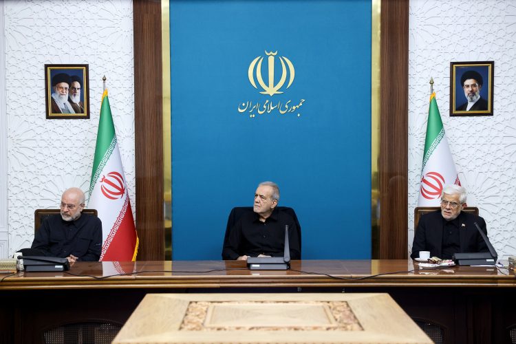 پزشکیان در جلسه ستاد تشییع رهبر شهید: بسیج همه ظرفیتها برای برگزاری باشکوه و ایمن مراسم