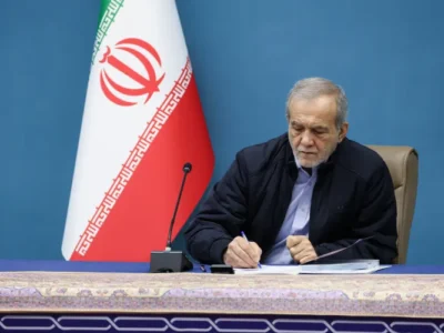 امروز دانشگاه‌ها و جامعه علمی مسئولیتی مهم در مسیر پیشرفت و حل مسائل کشور دارند