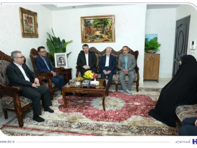 دیدار افشین خانی با خانواده اولین شهید بانک صادرات ایران