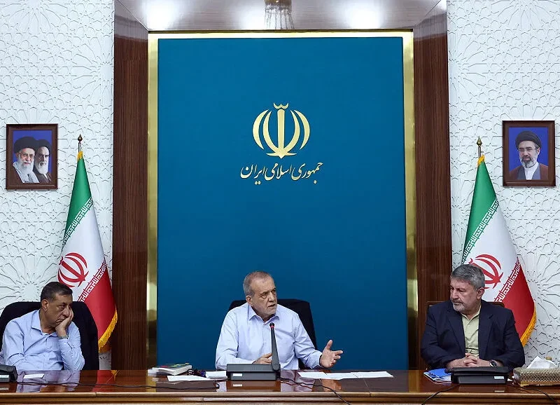 رئیس‌جمهور: امروز از واردات بنزین بی‌نیاز شده‌ایم