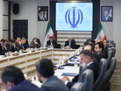 در کنار تهدیدها، ظرفیت‌های کشور را هم ببینیم؛ از مشکلات عبور می‌کنیم