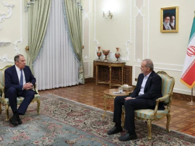 همکاریهای راهبردی ایران و روسیه در چارچوب منافع مشترک دو کشور دنبال میشود